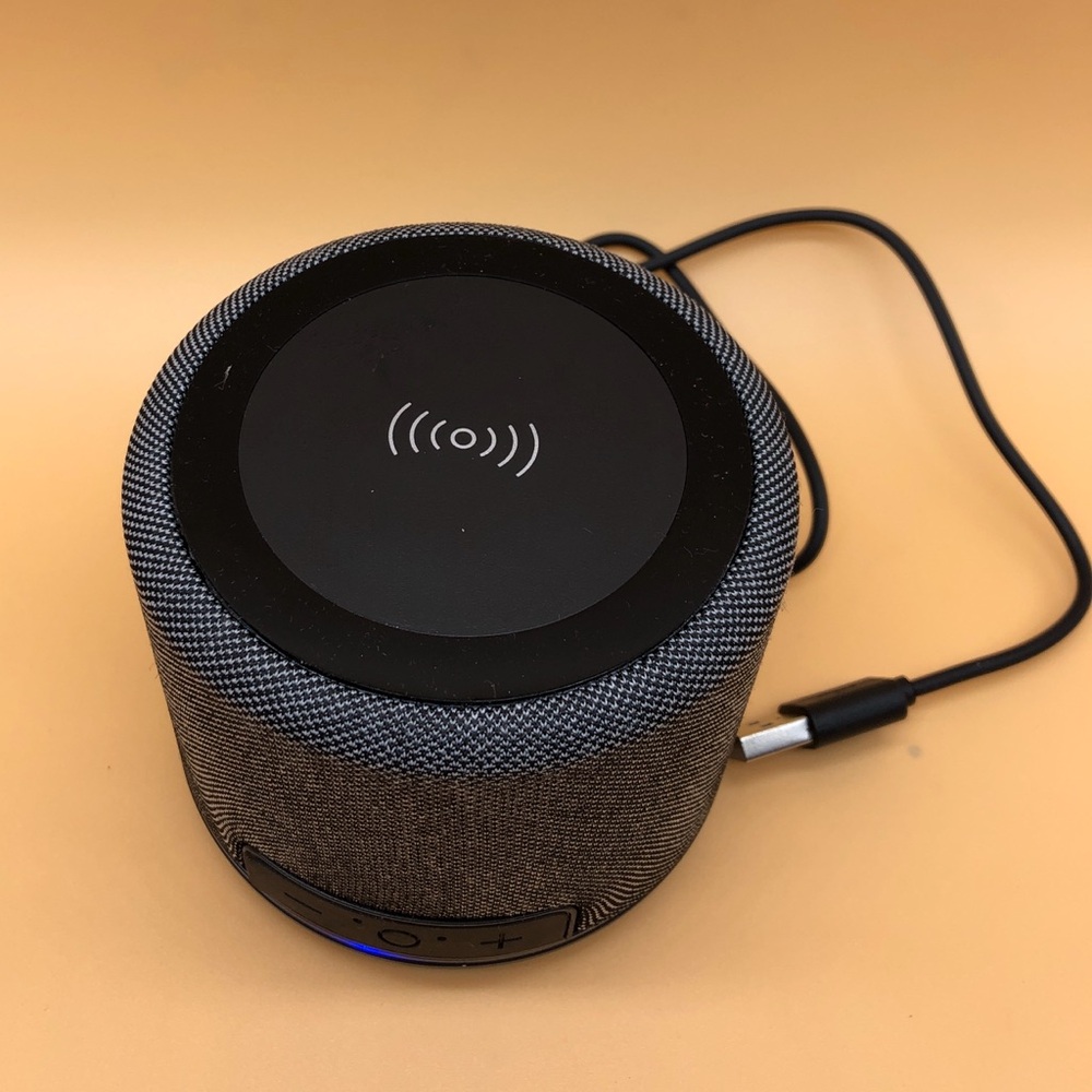 Leeds Fabric Charging Speaker